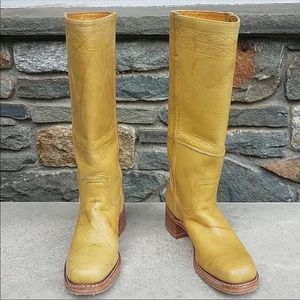 Frye campus boots stitching horse